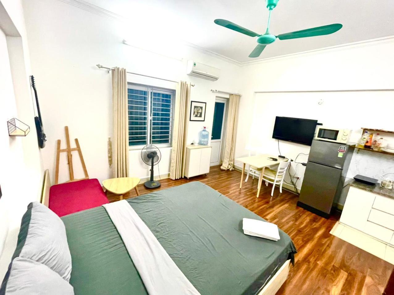 Căn hộ 1322 Bedroom Chilling Close Ho Tay Balcony Full Sunlight